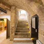 L'autel La Crypte Mysterieuse De - Sauna & Balneo * Rouen
