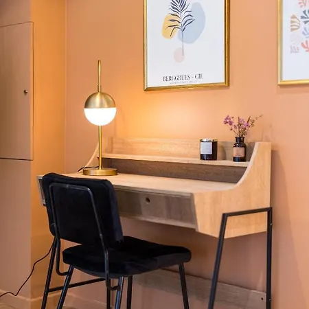 L'autel La Crypte Mysterieuse De - Sauna & Balneo Ρουέν