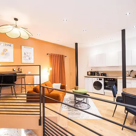 L'autel La Crypte Mysterieuse De - Sauna & Balneo Apartment *