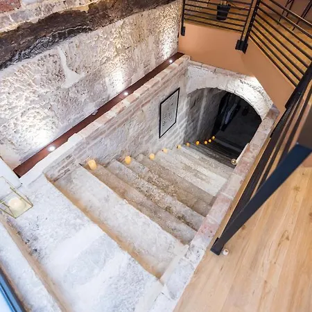 Apartment L'autel La Crypte Mysterieuse De - Sauna & Balneo *