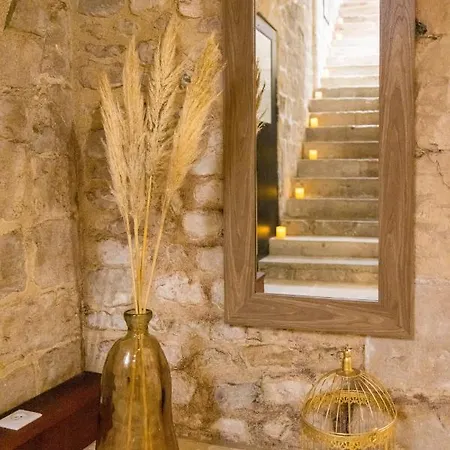 L'autel La Crypte Mysterieuse De - Sauna & Balneo Διαμέρισμα