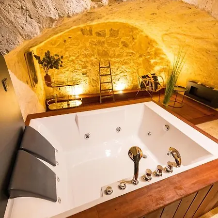 Apartment L'autel La Crypte Mysterieuse De - Sauna & Balneo