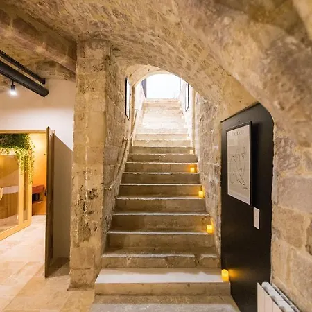 L'autel La Crypte Mystérieuse De - Sauna&balnéo * Rouen