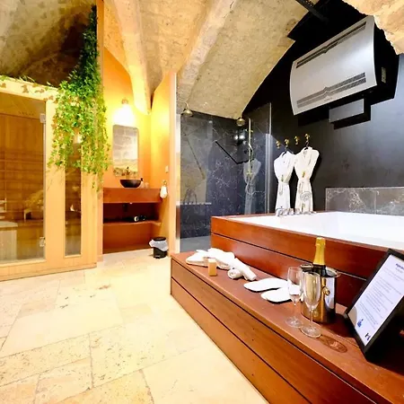 Appartement L'autel La Crypte Mystérieuse De - Sauna&balnéo Rouen