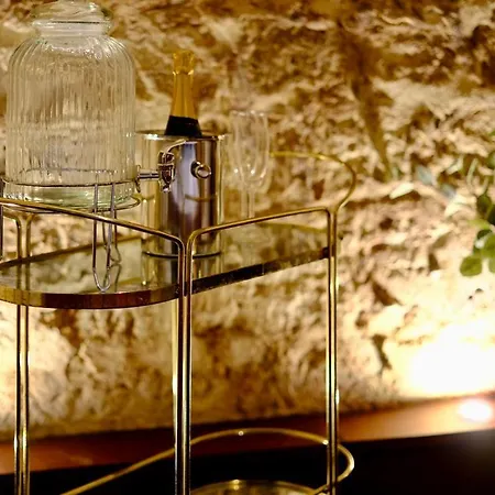 L'autel La Crypte Mystérieuse De - Sauna&balnéo Rouen