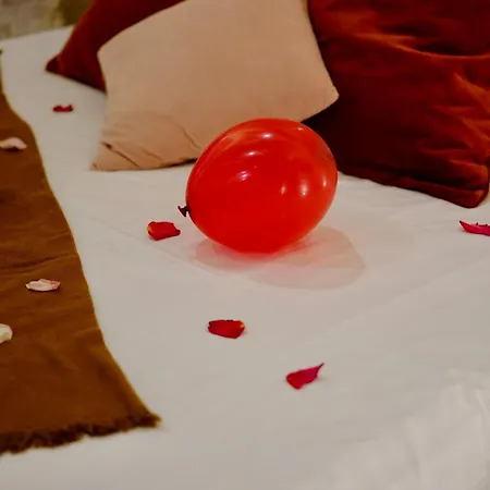 Appartement L'autel La Crypte Mystérieuse De - Sauna&balnéo Rouen