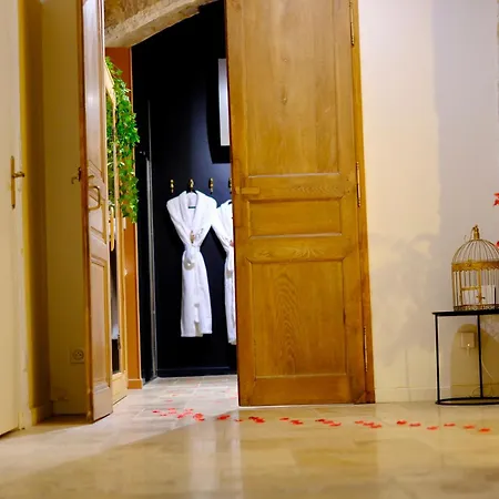 Lejlighed L'autel La Crypte Mysterieuse De - Sauna & Balneo *