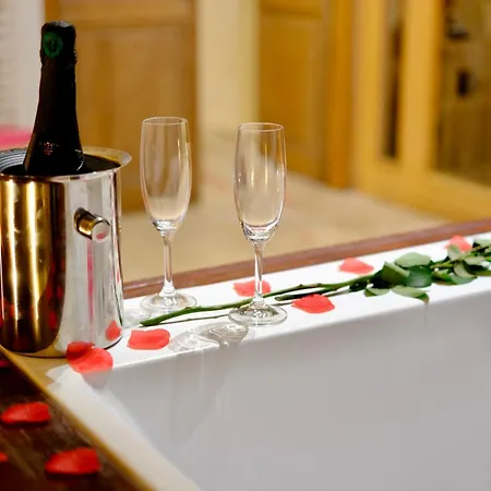 L'autel La Crypte Mystérieuse De - Sauna&balnéo Appartement Rouen