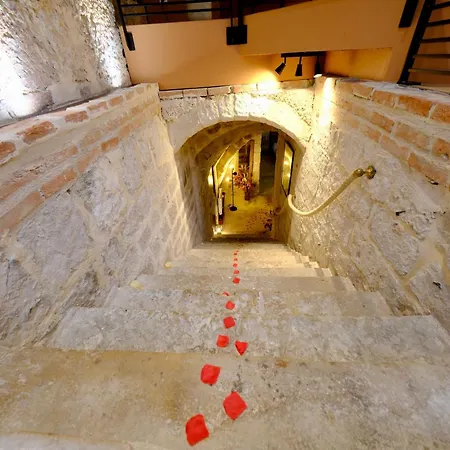 Appartement L'autel La Crypte Mystérieuse De - Sauna&balnéo *