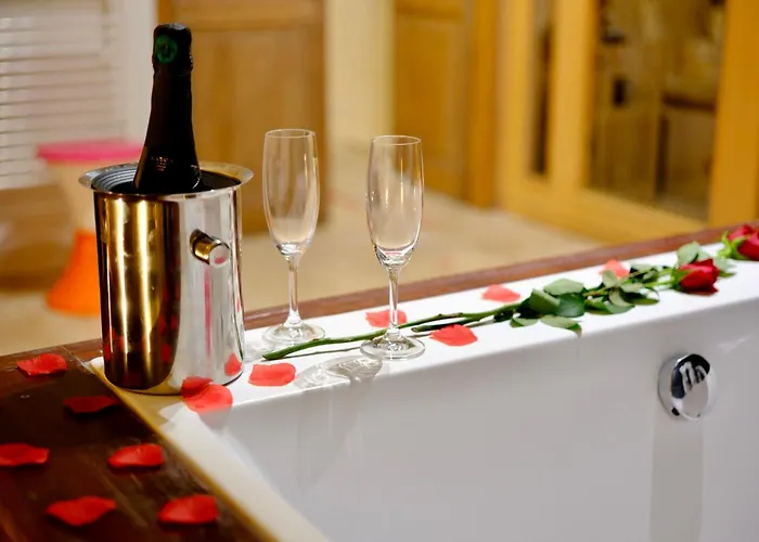 L'autel La Crypte Mysterieuse De - Sauna & Balneo Apartment Rouen